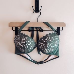 Shade & Shore Scalloped Halter Bikini Top